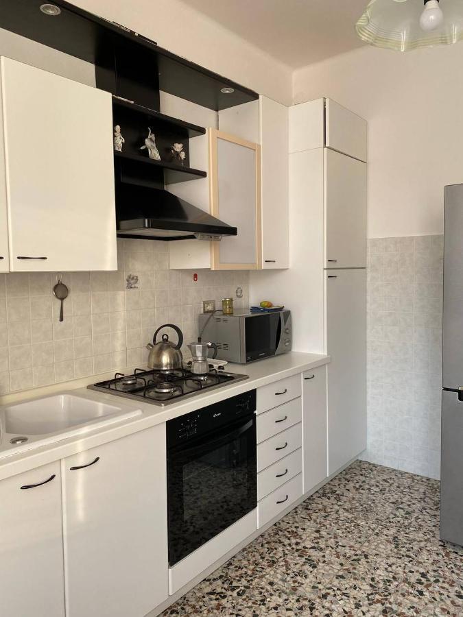 Max And Sea Parking Free Street Apartment Sanremo Exterior foto